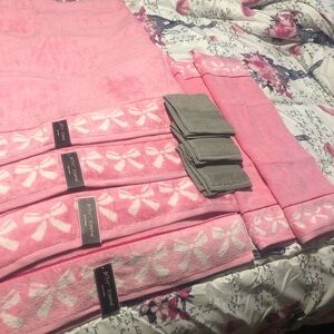 Betsey Johnson Collet Pink and Gray Towel Set